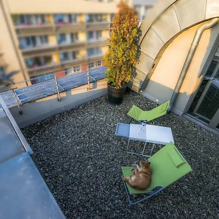 Apartment By The Roof *